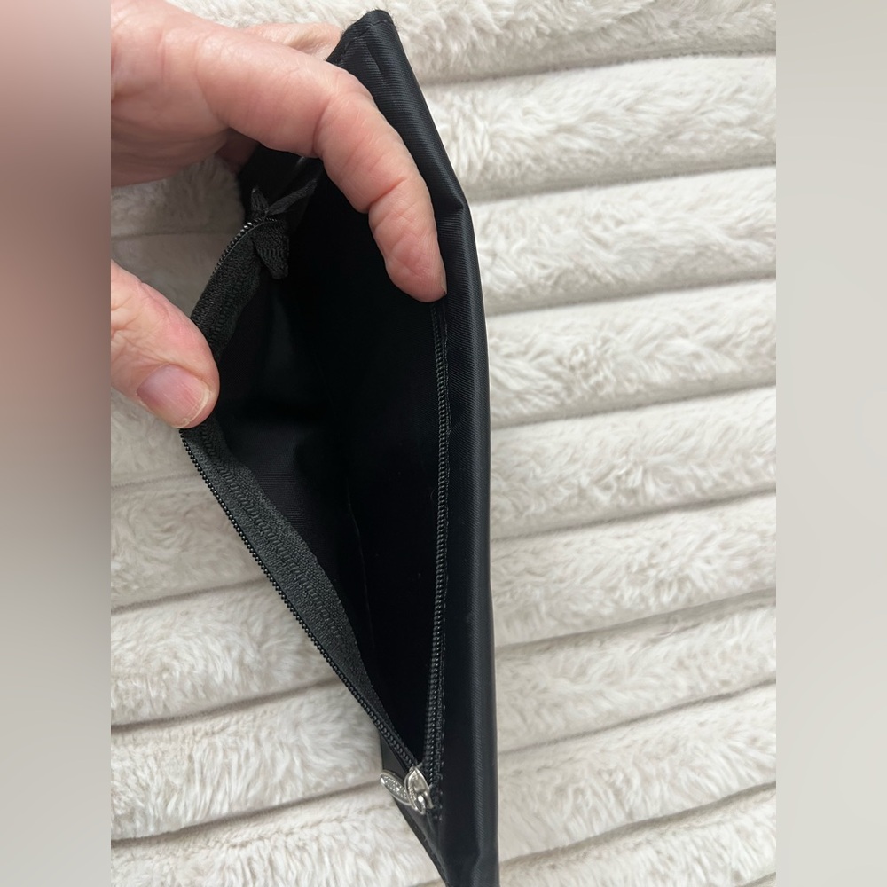 Black Women’s Slim Wallet - Sleek Organizer - Picture 4 of 4